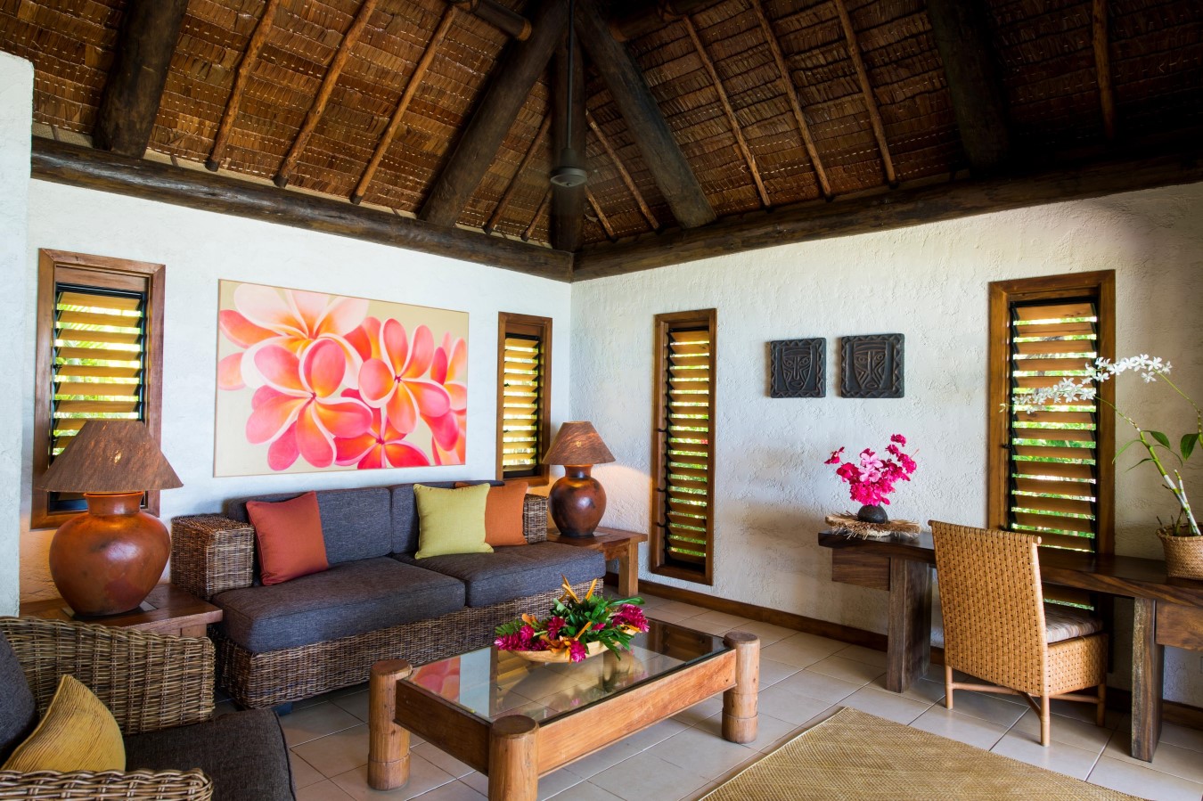 http://thefijivillacompany.com/wp-content/uploads/2014/09/Tokoriki-Sunset-Pool-Villa-Lounge-SG499-1-Custom.jpg