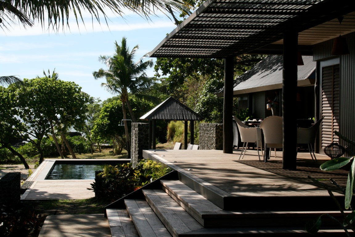 http://thefijivillacompany.com/wp-content/uploads/2014/09/VOMO-Royal-Outdoor-Area-Medium.jpg