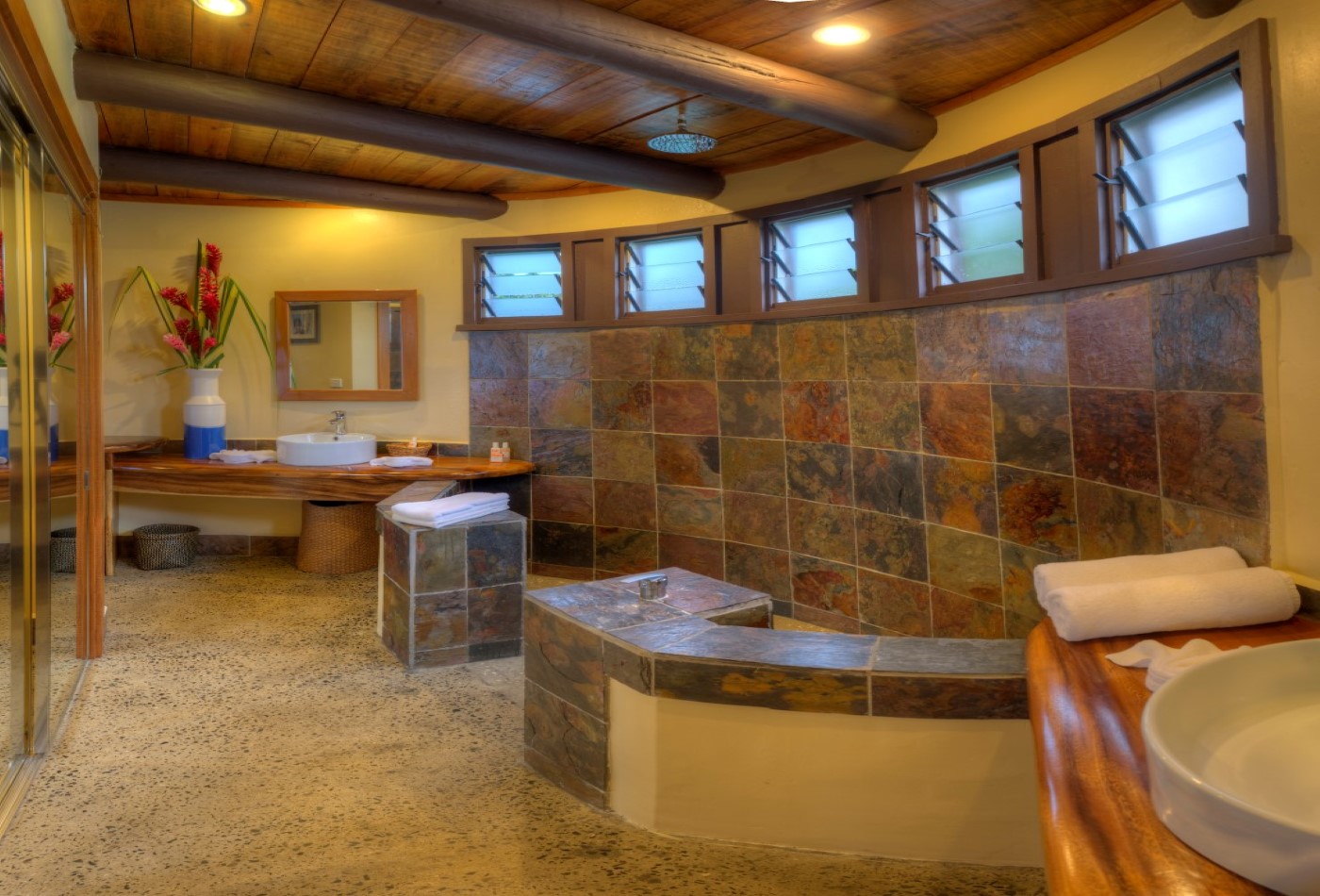 http://thefijivillacompany.com/wp-content/uploads/2014/09/bathroom-Large-Custom.jpg