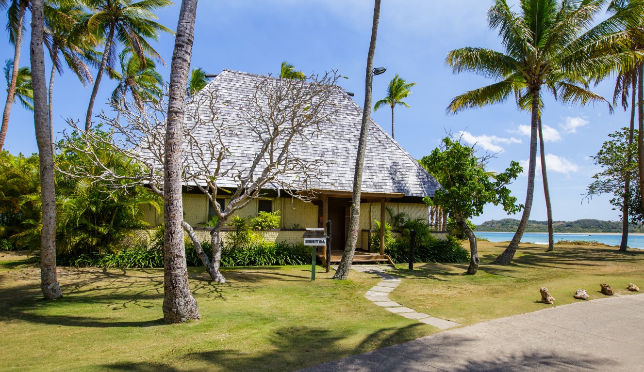 http://thefijivillacompany.com/wp-content/uploads/2014/09/exterior-Medium.jpg