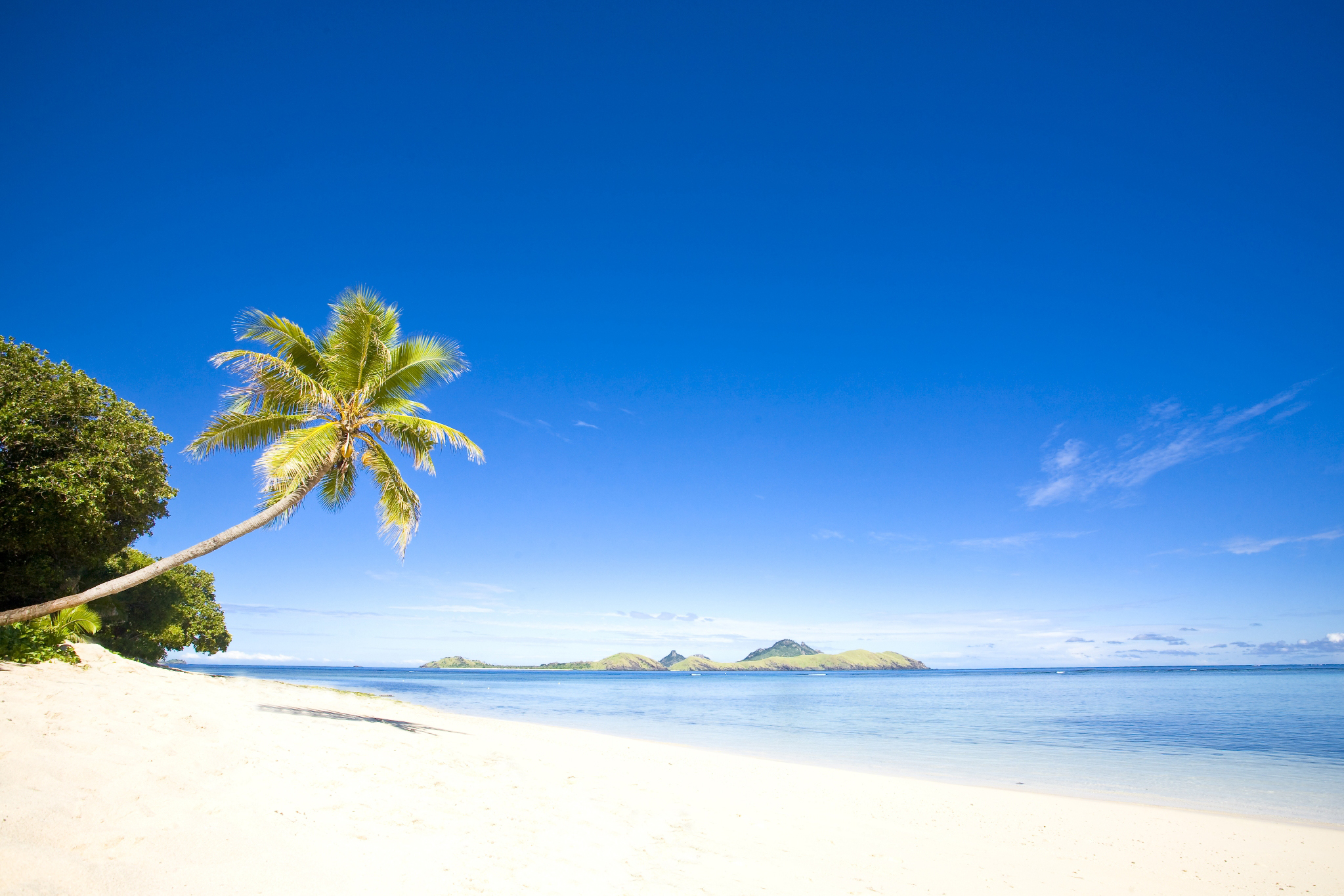 http://thefijivillacompany.com/wp-content/uploads/2014/09/tokoriki-beach-41.jpg