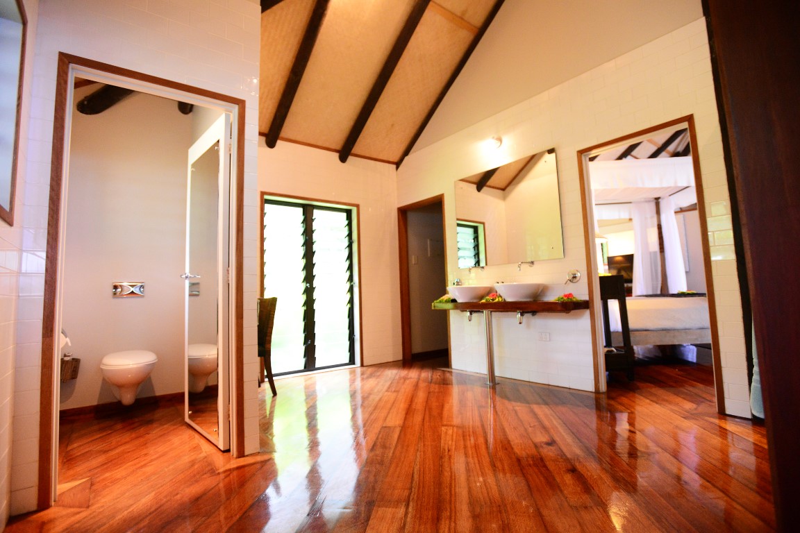 http://thefijivillacompany.com/wp-content/uploads/2014/10/ROYAL_BEACH_HOUSE_OVERVIEW-Medium.jpg