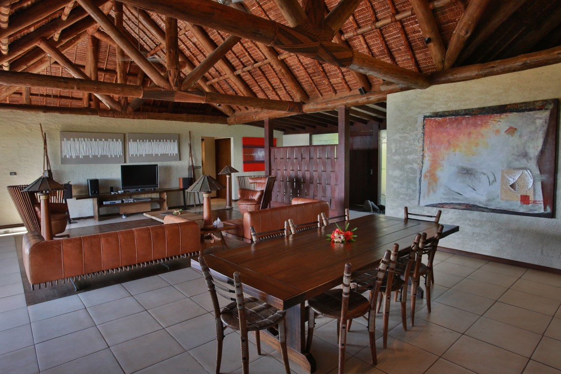 http://thefijivillacompany.com/wp-content/uploads/2014/10/Villa-Vanua-Int-Lounge-Medium.jpg