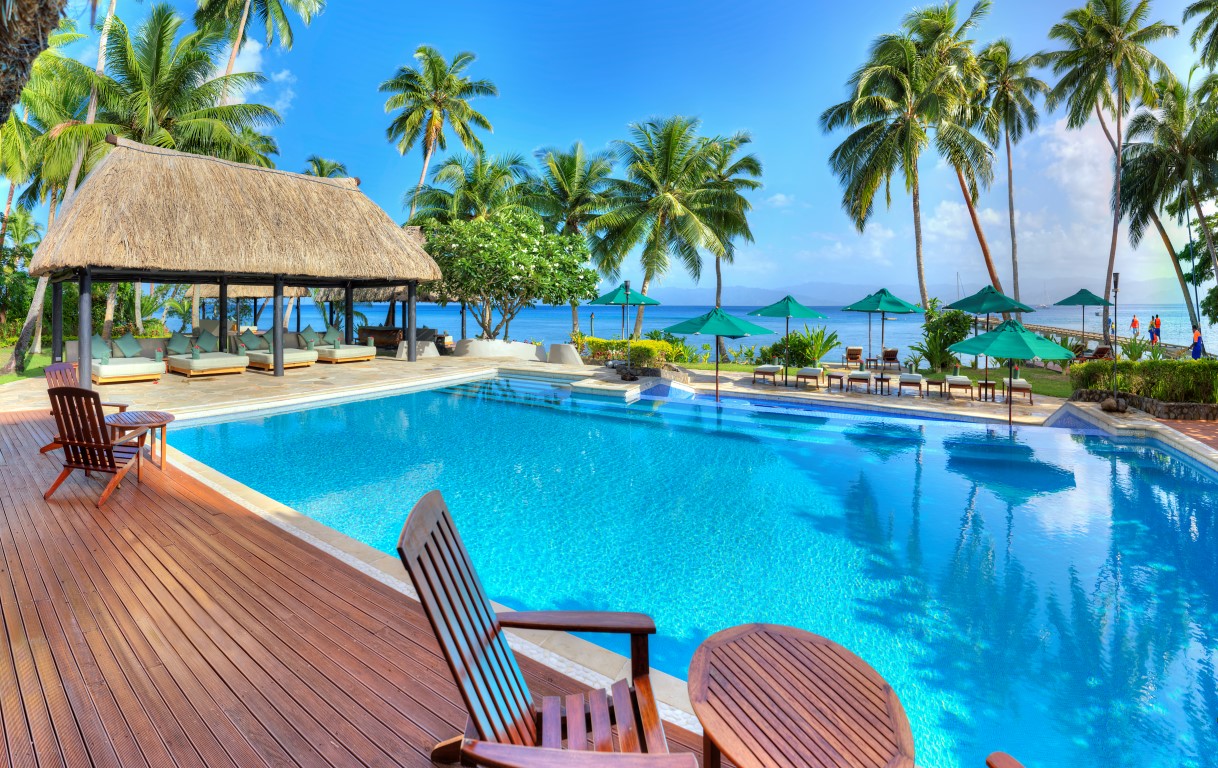 http://thefijivillacompany.com/wp-content/uploads/2014/10/pool-area-Medium.jpg