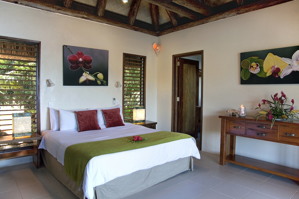 http://thefijivillacompany.com/wp-content/uploads/2015/08/Waterfall-Villa-Bedroom.jpg