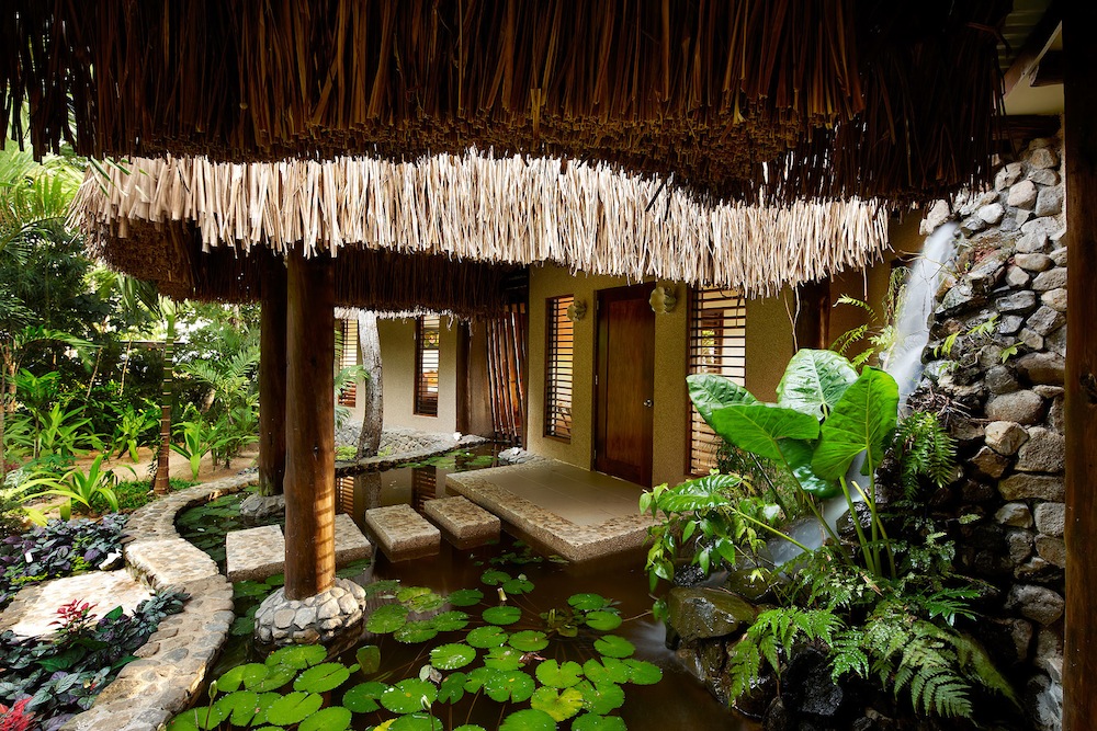 http://thefijivillacompany.com/wp-content/uploads/2015/08/Waterfall-villa-front-entrance-2.jpg