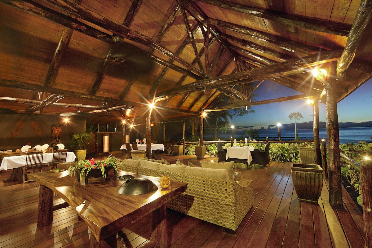 http://thefijivillacompany.com/wp-content/uploads/2015/08/dining-area.jpg